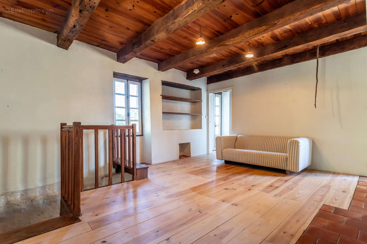 Maison de campagne avec annexe, piscine et dépendance - photo 35