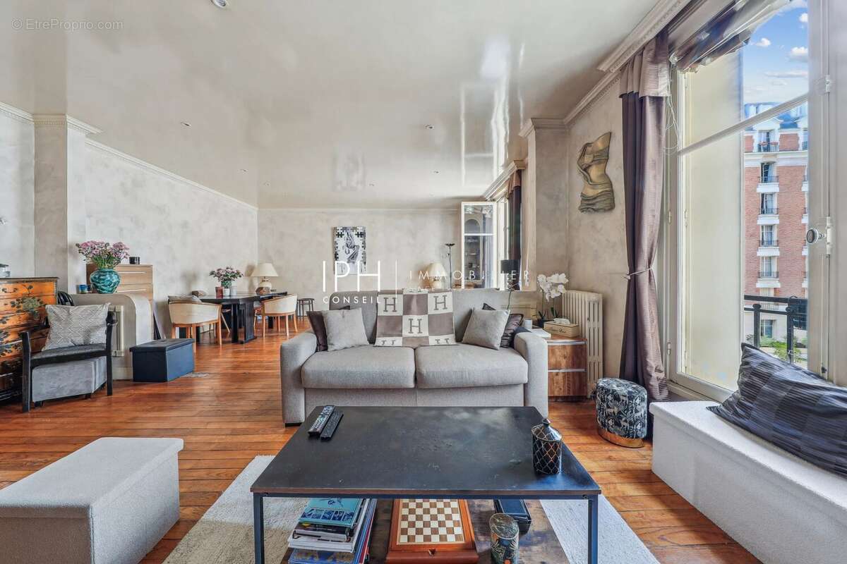 Appartement à NEUILLY-SUR-SEINE