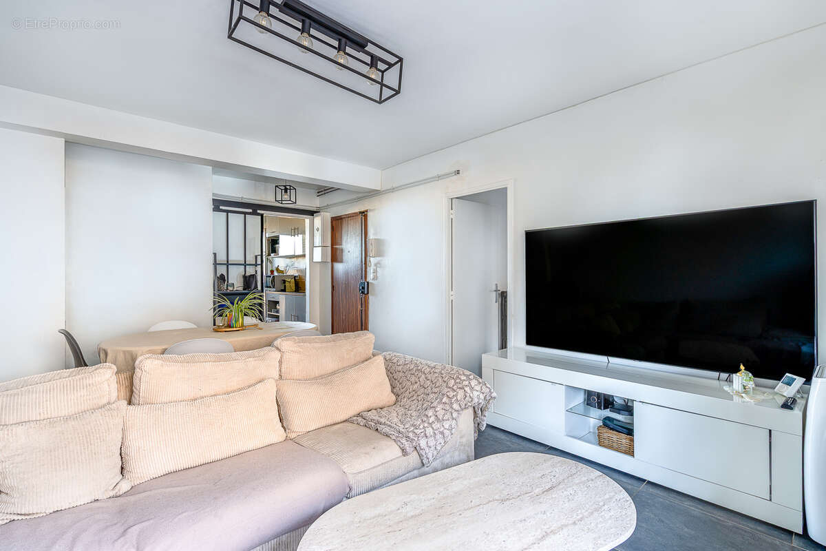 Appartement à MARSEILLE-4E