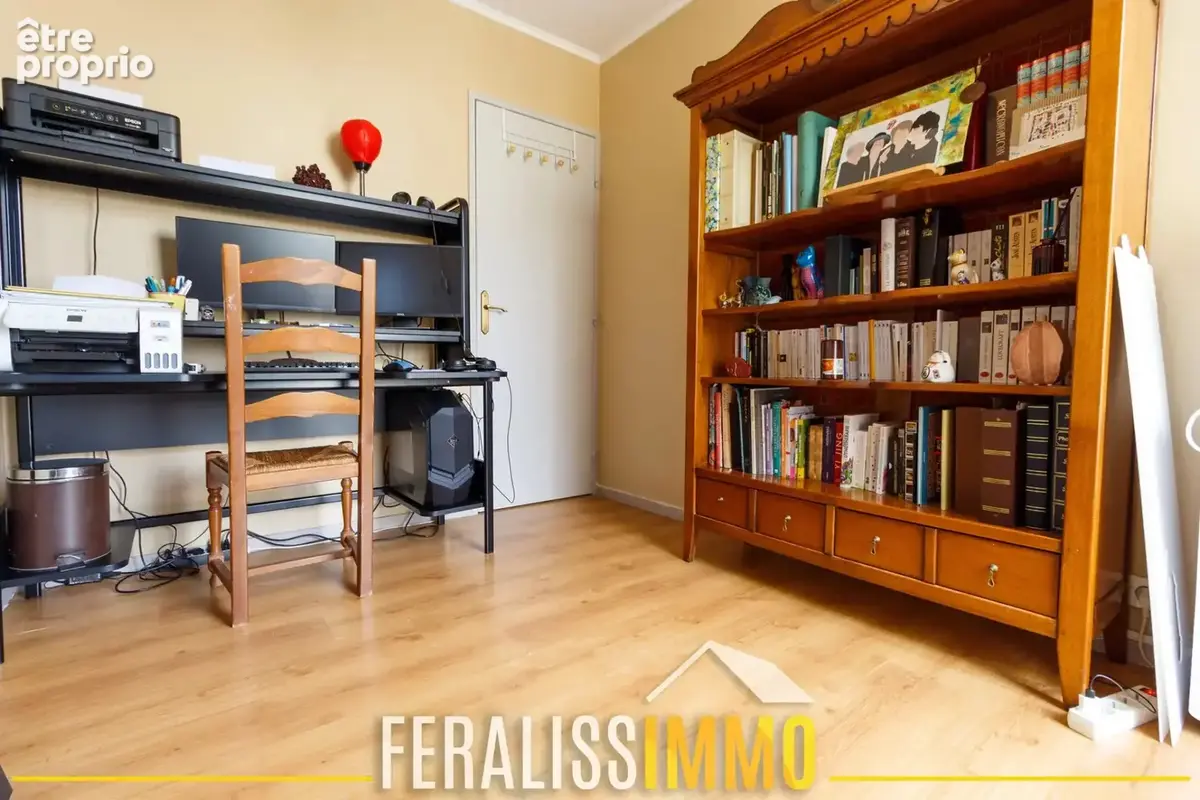 Lumineux appartement F4 de 86 m2 avec extérieur ! - photo 11