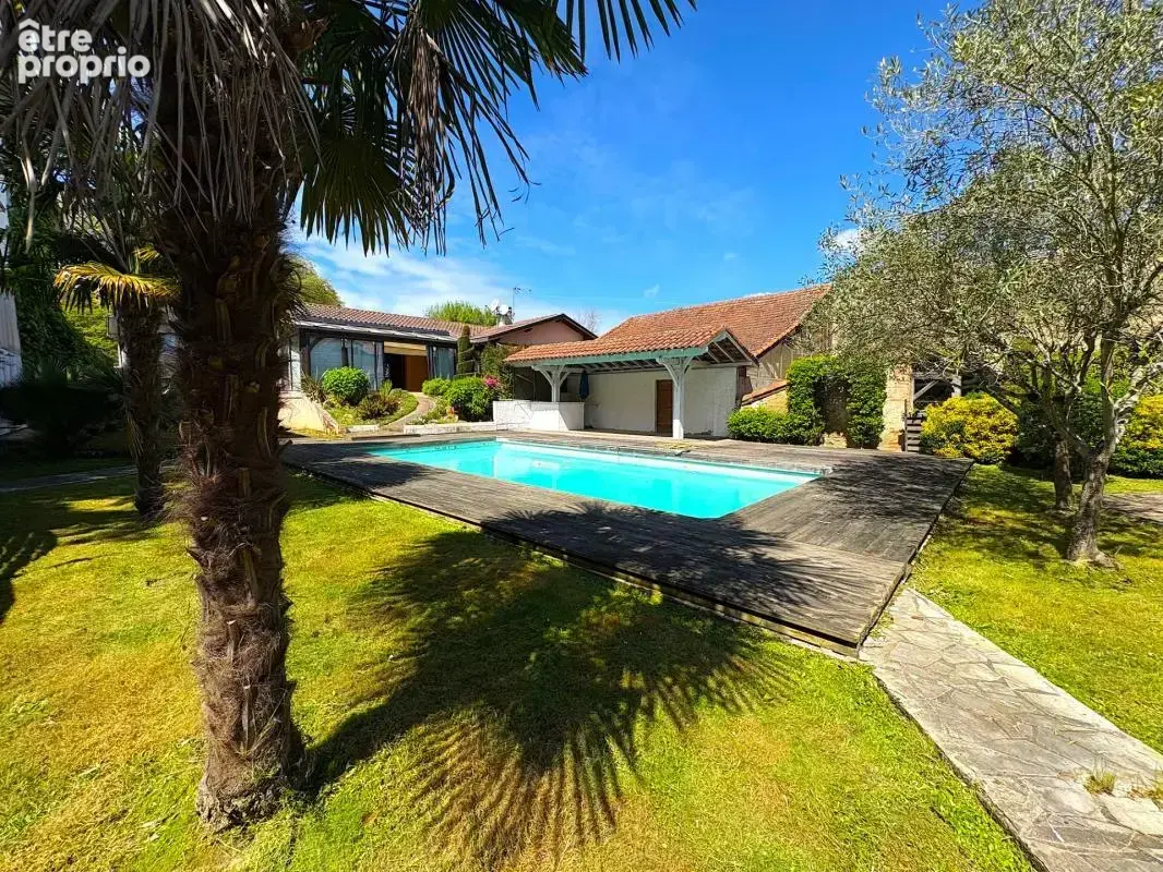 Aire-sur-l'Adour (Centre) – Maison 130m² + Piscine + Préau 200m² - photo 1