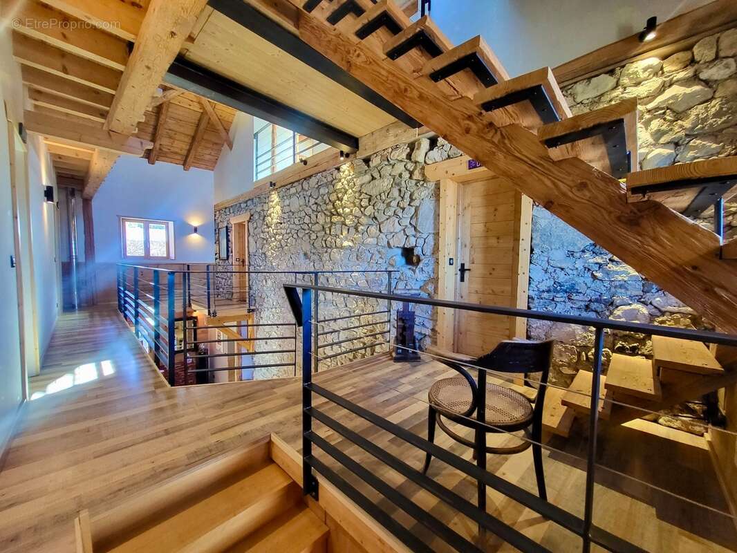 Dpt haute savoie (74), à vendre thollon-les-memises maison-gîte coeur de station - photo 7