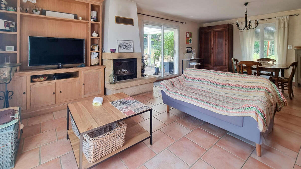 Villa avec vue sur la Montagne Noire, proche Cité de Carcassonne, commerces et nature - photo 9
