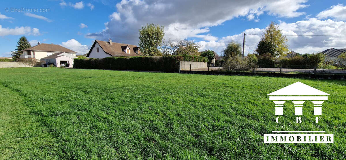 Terrain à SAINT-MARCEL