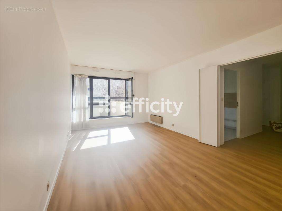 Appartement à ENGHIEN-LES-BAINS