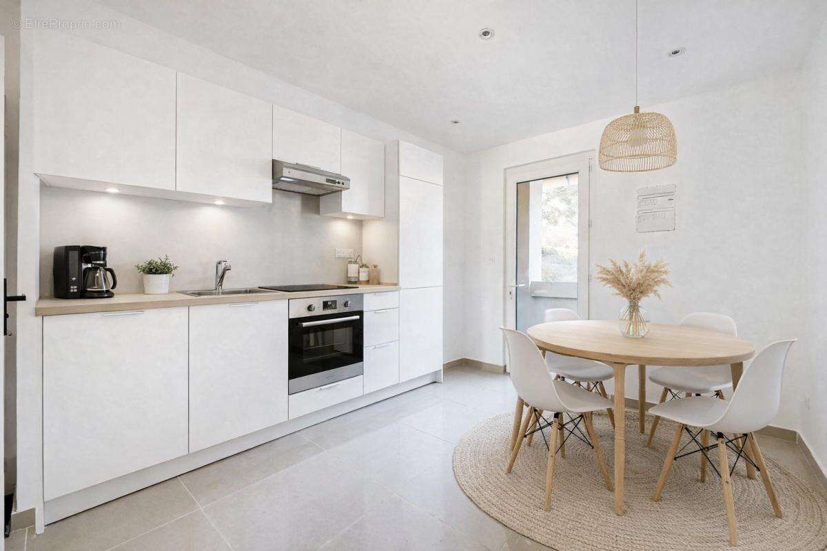 Appartement à ROQUEFORT-LA-BEDOULE