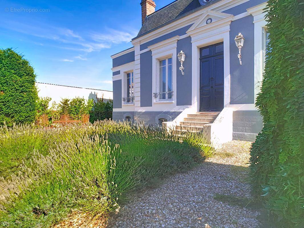 Maison à EGRISELLES-LE-BOCAGE
