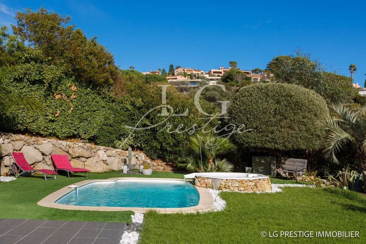 Maison à MANDELIEU-LA-NAPOULE