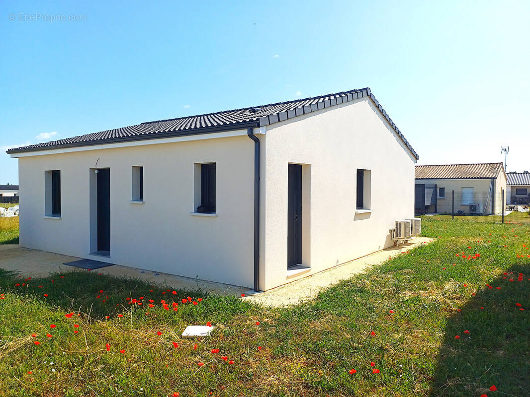 Maison à NEUVILLE-DE-POITOU