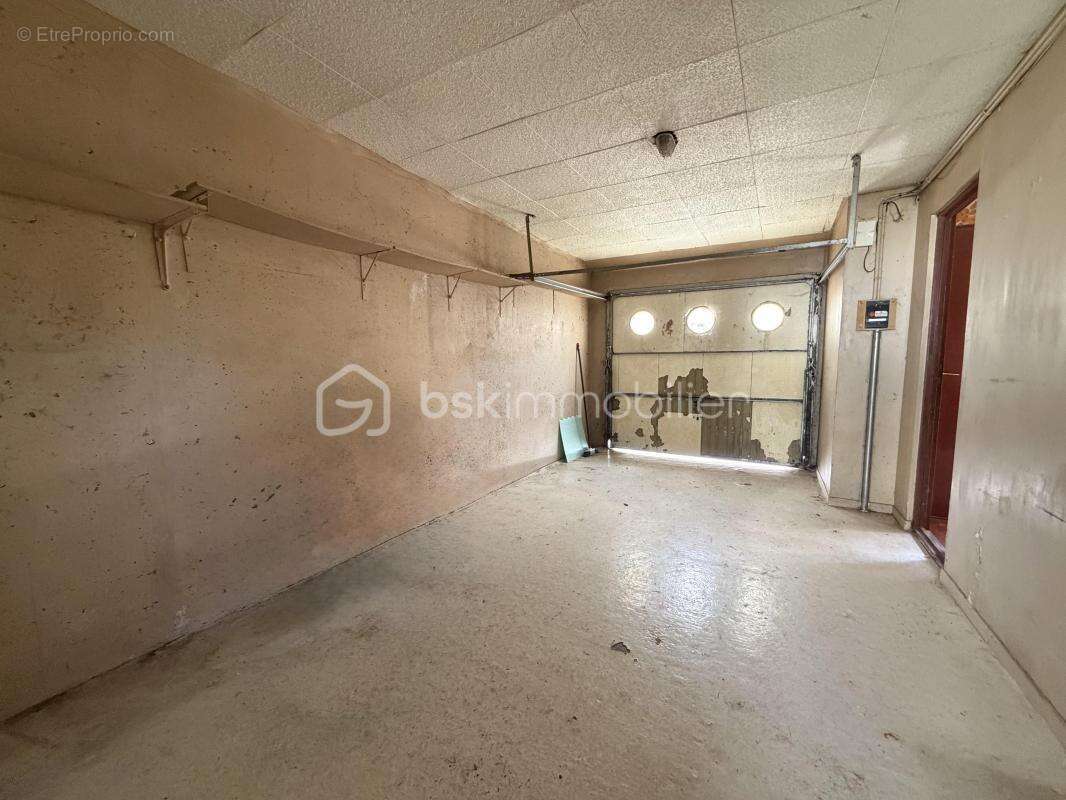 Maison familiale avec 3 chambres et sous-sol complet - photo 8