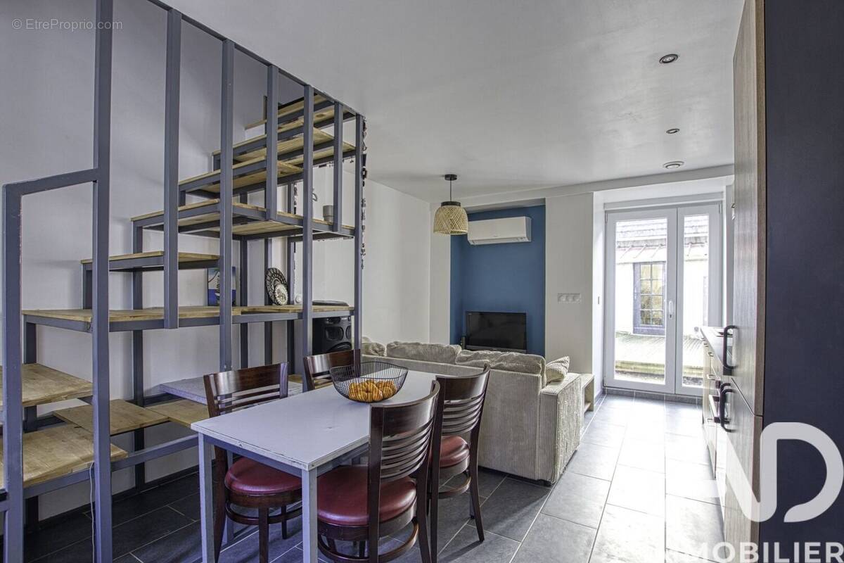 Photo 1 - Maison à ESTREES-SAINT-DENIS