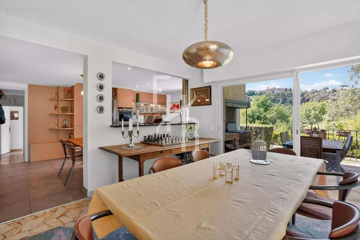 Maison à MOUGINS