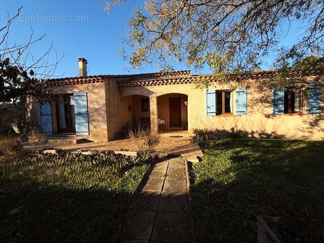 Maison à PERNES-LES-FONTAINES