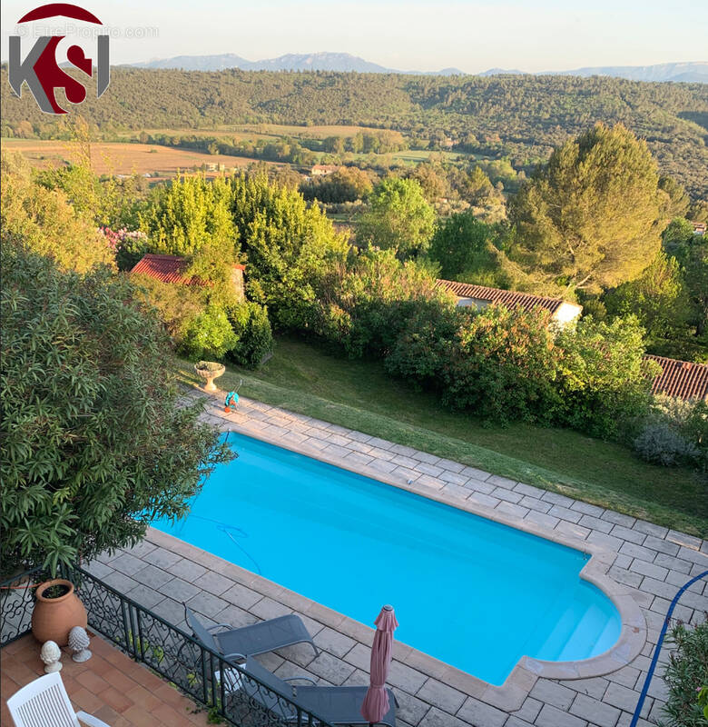 Maison à SEILLONS-SOURCE-D'ARGENS