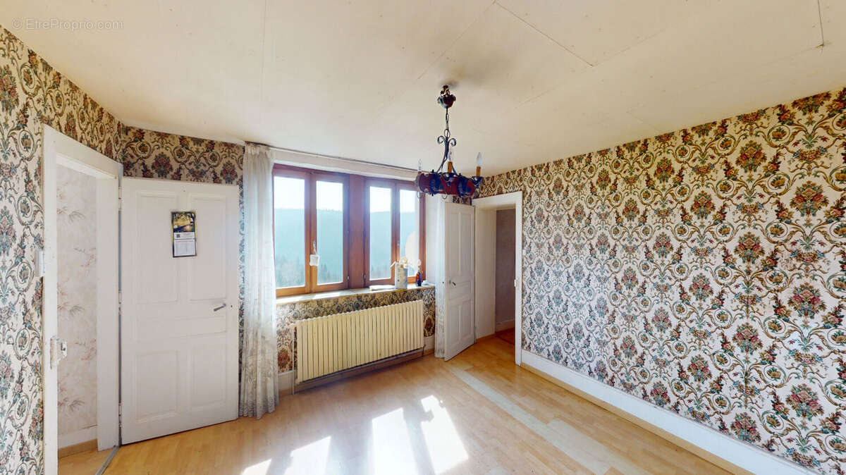 Maison à CHARMAUVILLERS