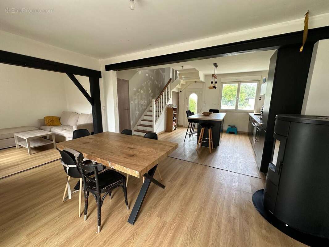 Maison 95 m² à Saint-Martin-Des-Champs  - photo 2