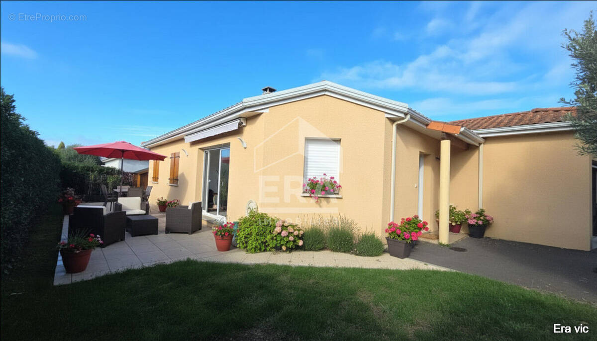 Maison à VIC-EN-BIGORRE