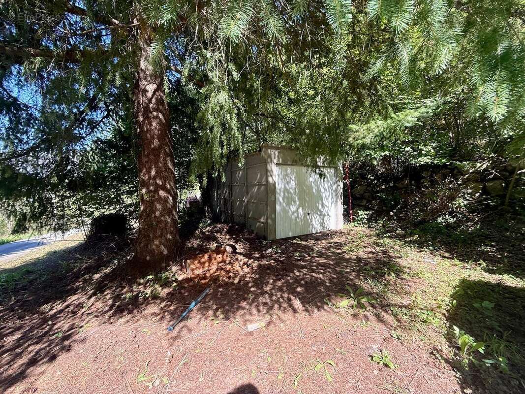   - Maison à AX-LES-THERMES