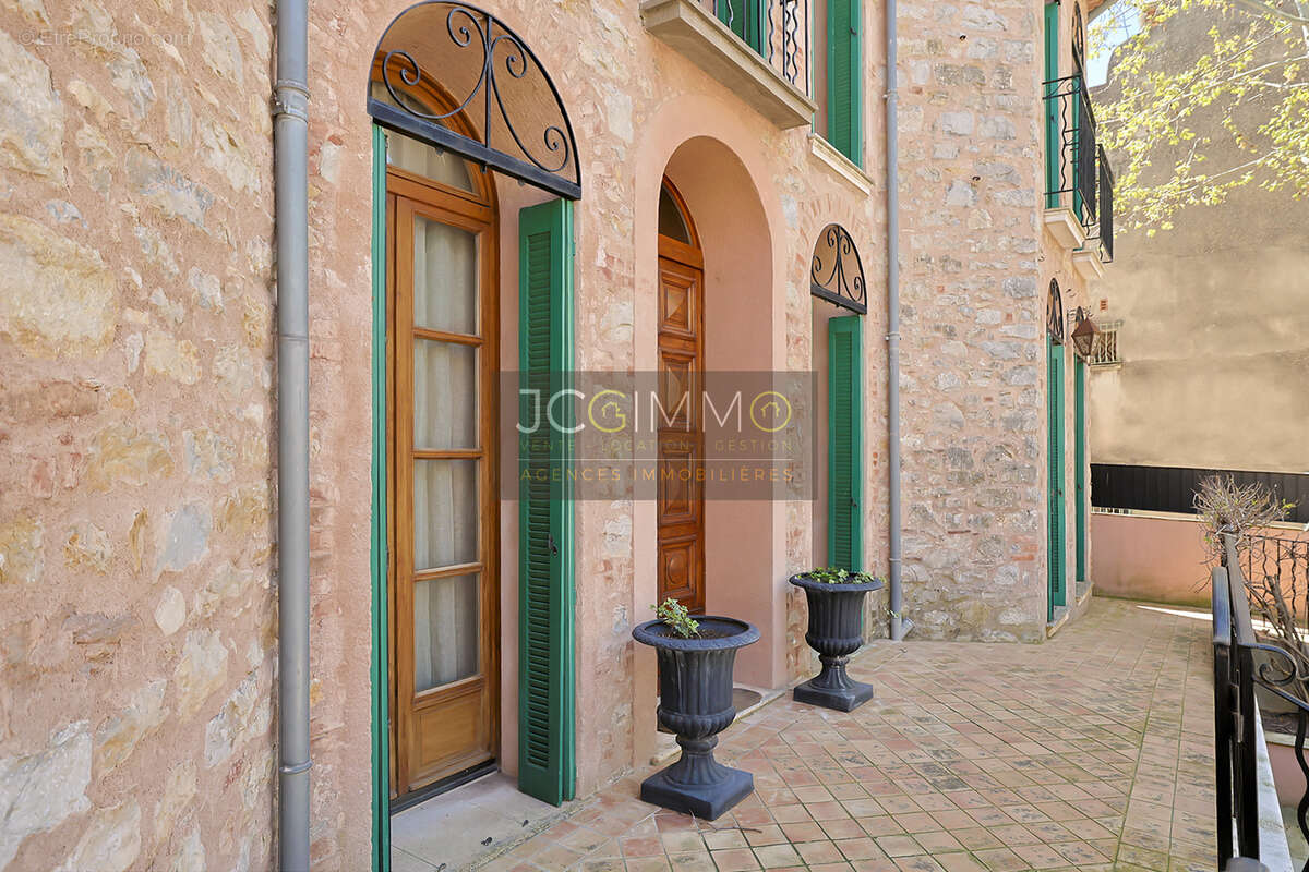 Bastide d’exception au cœur du village de puget-ville   charme, volumes & potentiel unique - photo 7