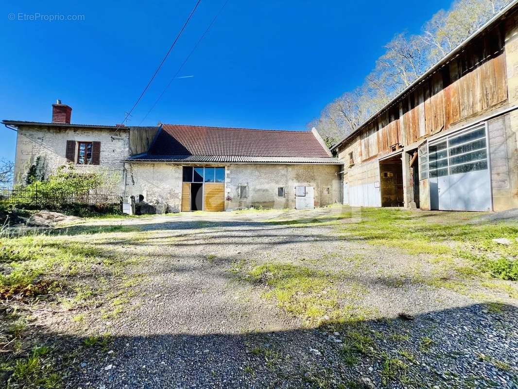 Maison à AIGUEPERSE