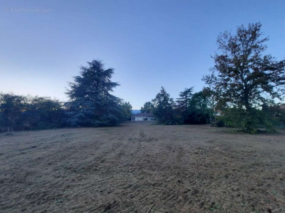 Terrain à PREVESSIN-MOENS