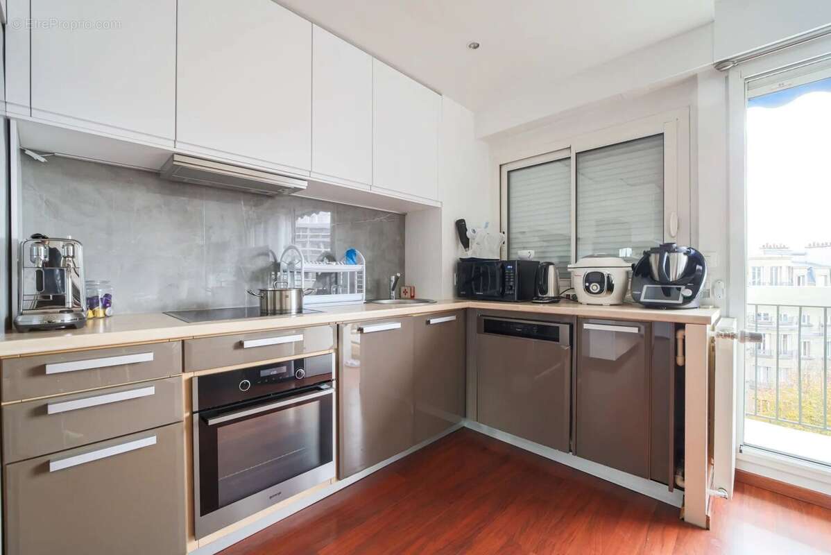 Appartement à PARIS-18E