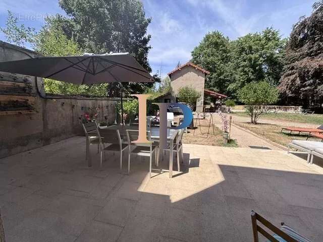 Charlieu- maison sur parc - photo 7