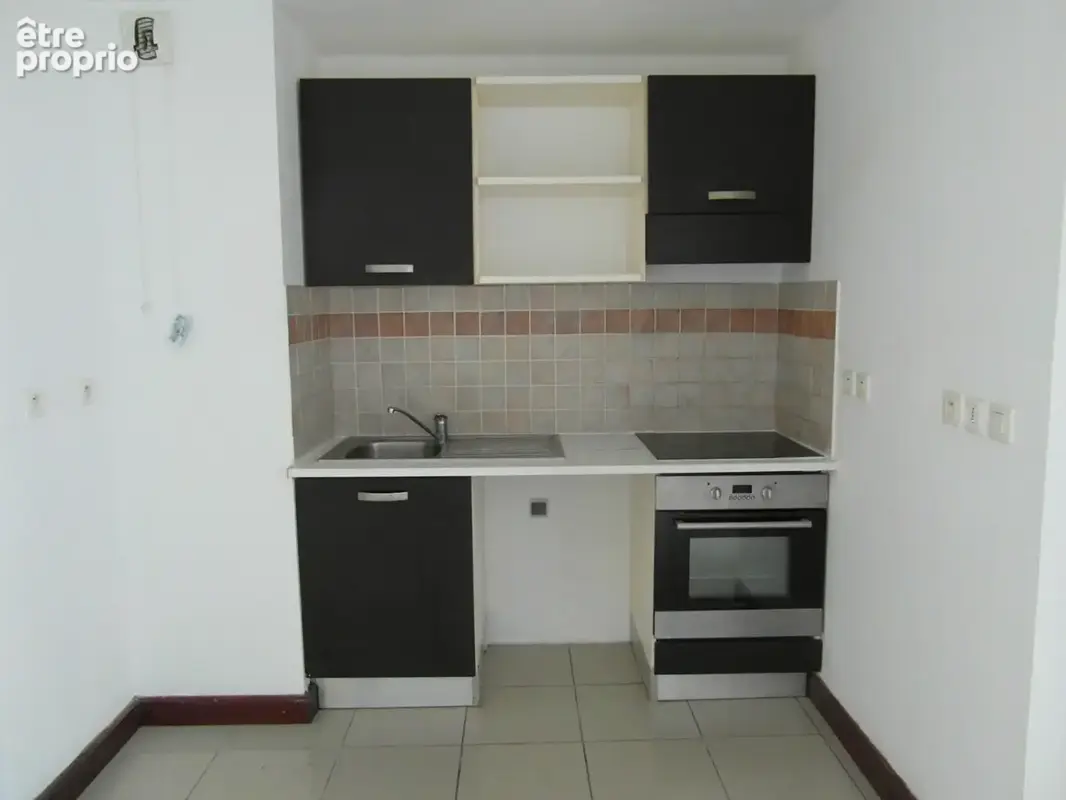 ST DENIS - T3 -5ème étage, 61 m² - photo 5