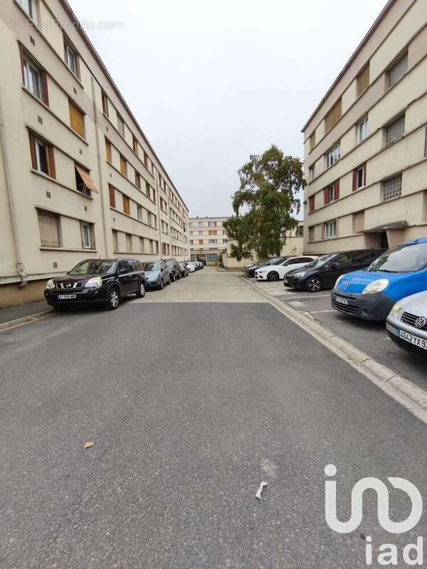 Photo 8 - Appartement à LIVRY-GARGAN