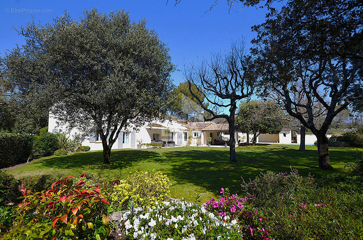 Maison à PERNES-LES-FONTAINES