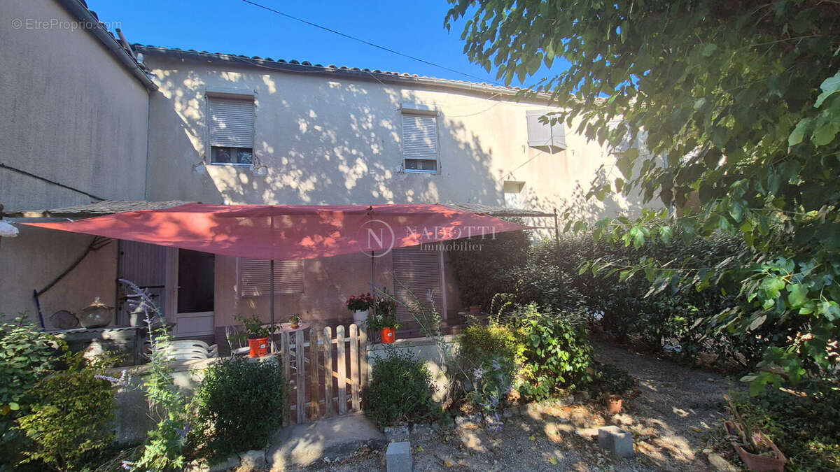 Maison à BONNIEUX
