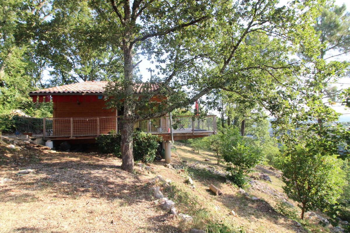 Charmante maison en bois de 98 m2 sur un terrain de 2800 m2. - photo 41