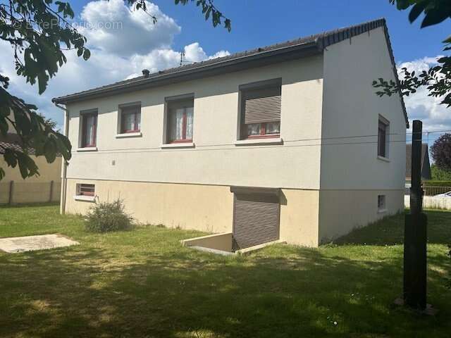 Maison à REMALARD