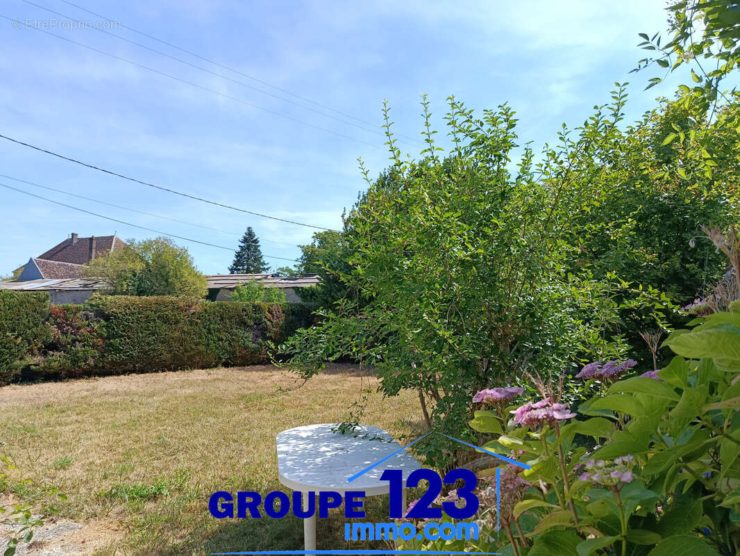 Maison rénovée de 176 m2, 3 ou 4 chambres avec jardin. - photo 11