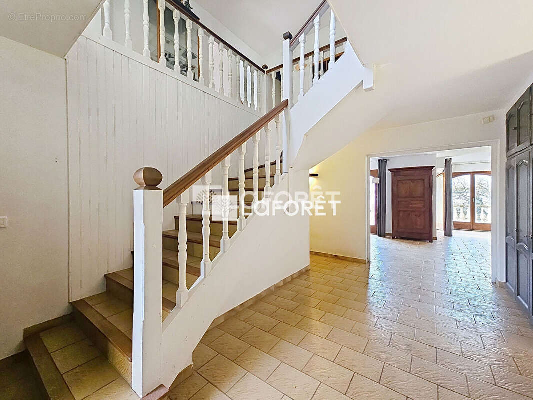 Maison à EVRY-GREGY-SUR-YERRE