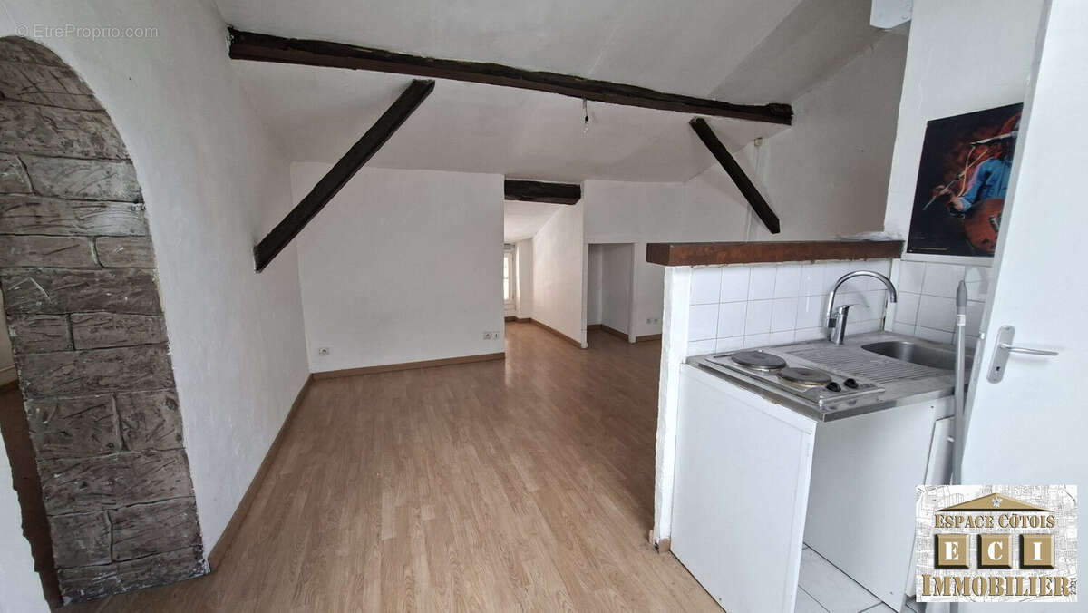 Appartement 38 m² à La Cote-Saint-Andre  - photo 3