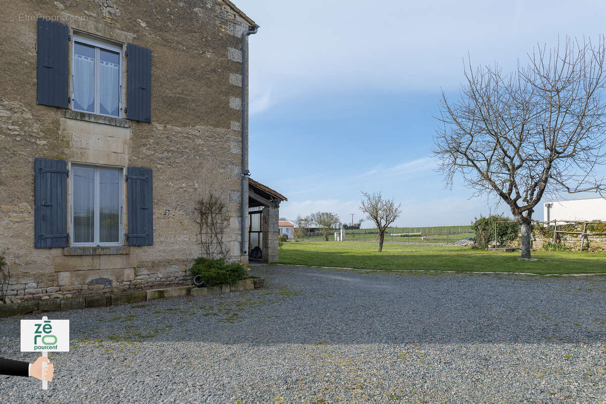 Maison à BOUILLE-COURDAULT