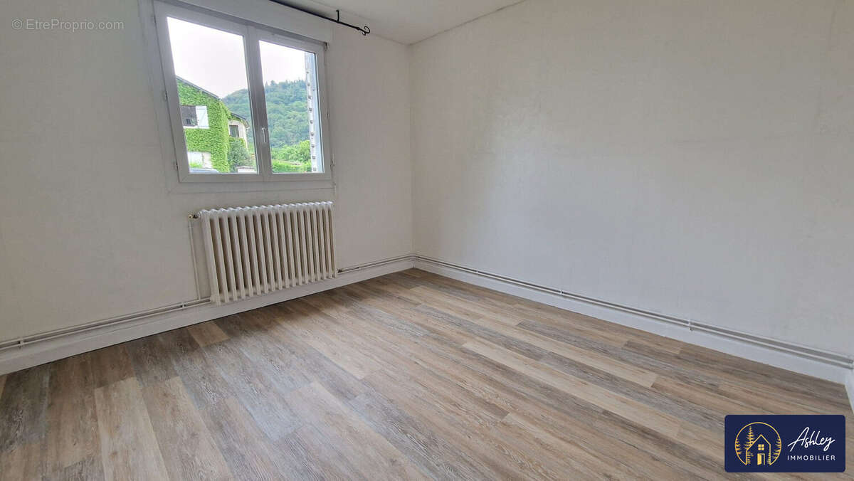 Appartement T3 BORT-LES-ORGUES - Appartement à BORT-LES-ORGUES