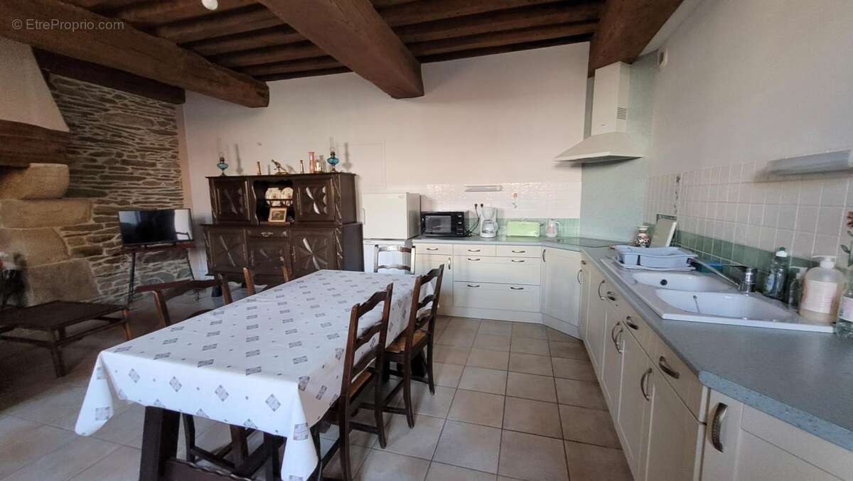 Maison à MERLEAC