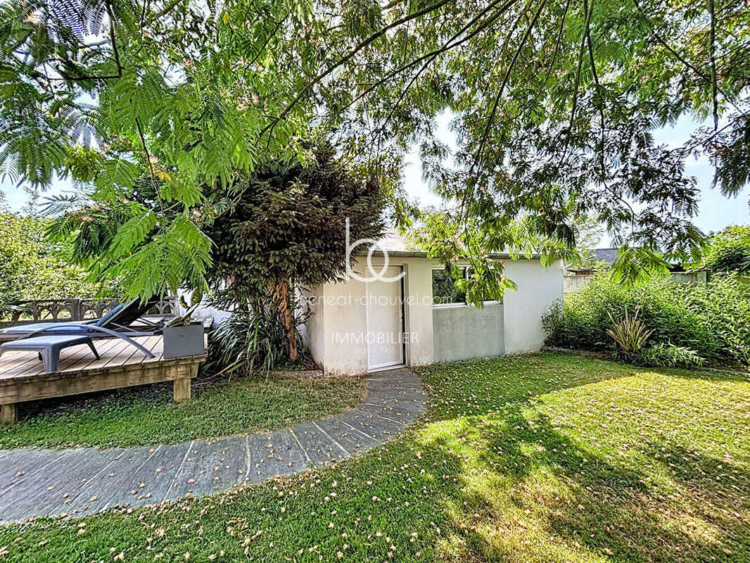 Maison Theix Noyalo 6 pièce(s) 173.63m2 - photo 8