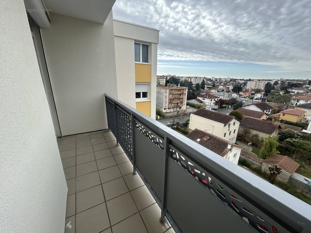 Appartement à BRON