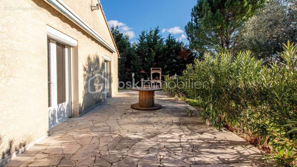 Maison à MONTELIMAR