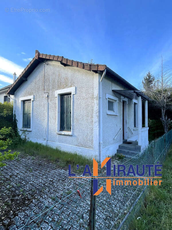 Maison à LE MESNIL-LE-ROI