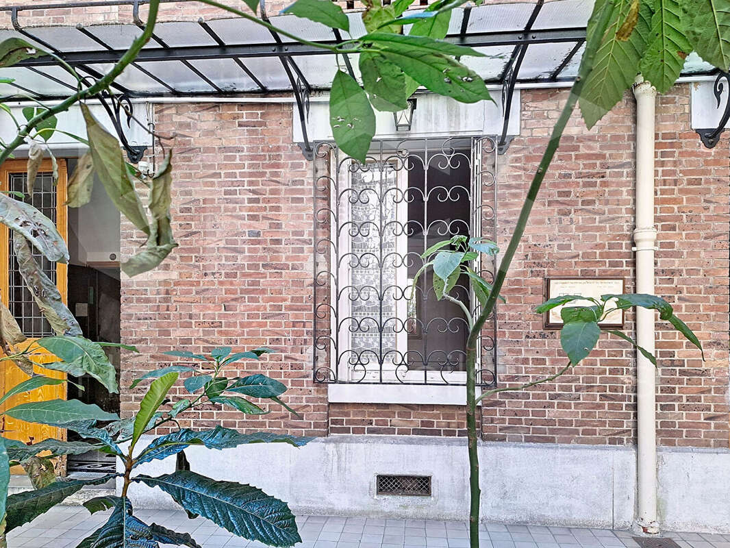 Dans le quartier St Lazare, studio en rez de chaussée - photo 6