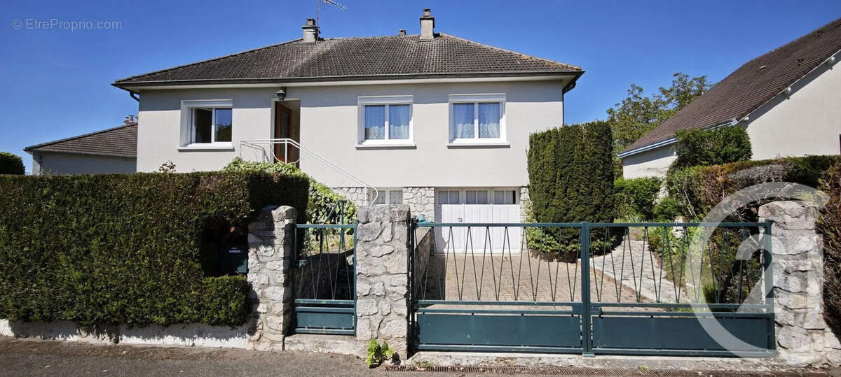 Maison à LA CHAPELLE-DU-NOYER