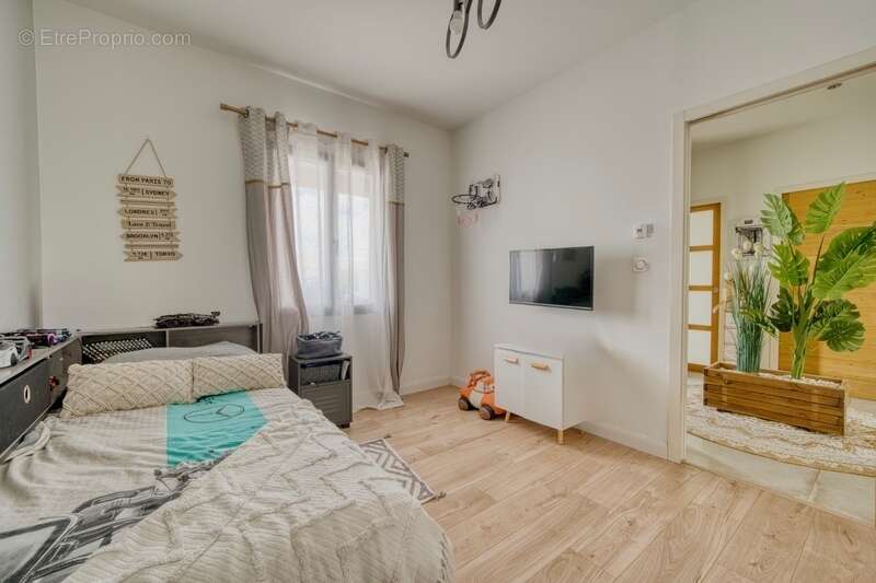 Maison à vendre 4 chambres - 1 bureau - 6 pièces ECHILLAIS (17) - photo 30