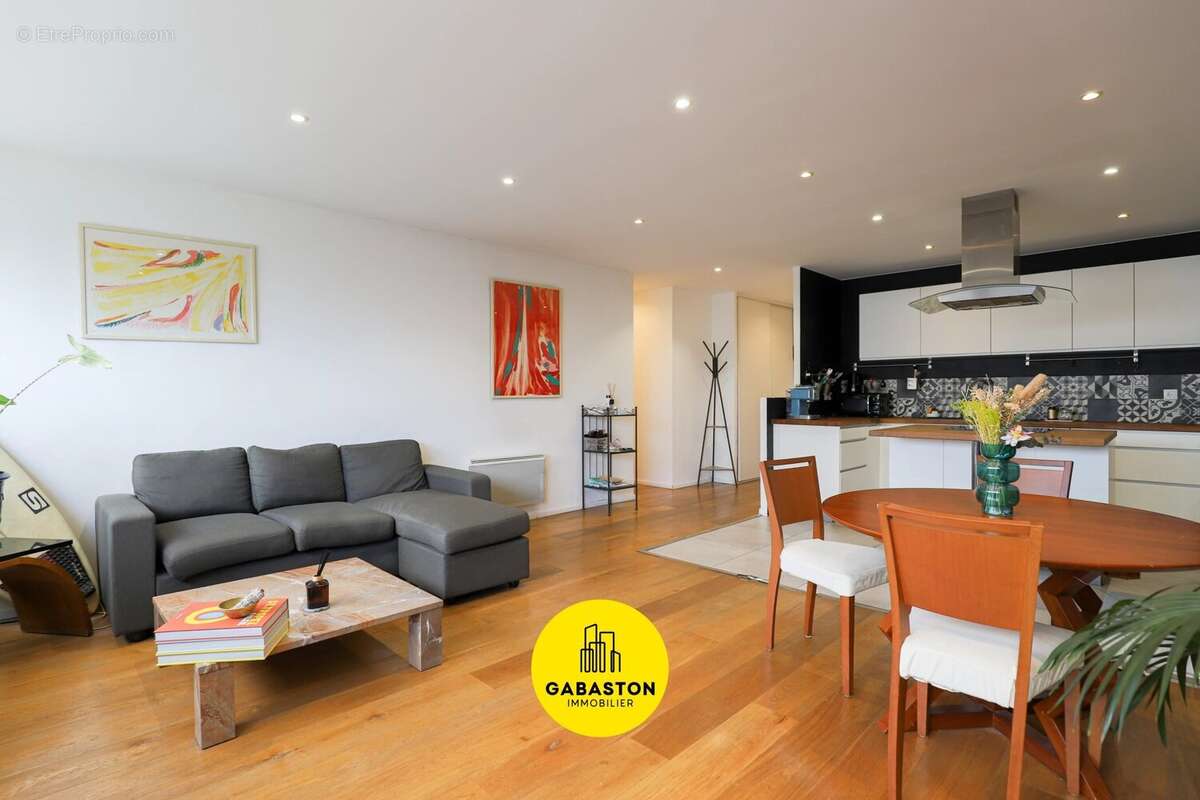 Appartement à MARSEILLE-7E