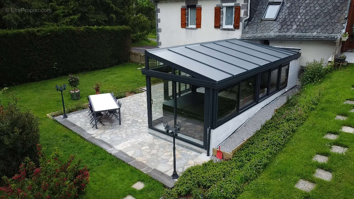 Maison à SAINT-SAUVES-D'AUVERGNE