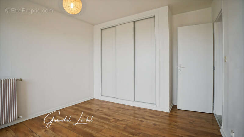 Appartement T3 rénové de 70 m² Nîmes centre - photo 6