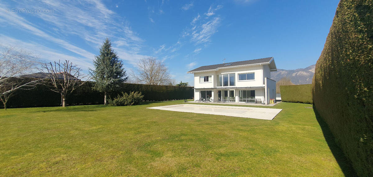 Maison à SAINT-PIERRE-EN-FAUCIGNY